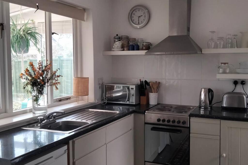 The Flower House, Idyllic Cornish Retreat. Apartment Saint Erth Luaran gambar